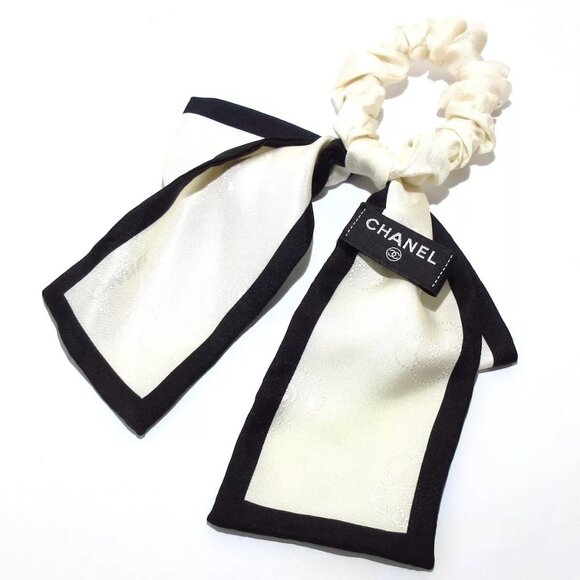 Auth CHANEL Cream Black Silk Other Jewellery - Picture 2 of 7